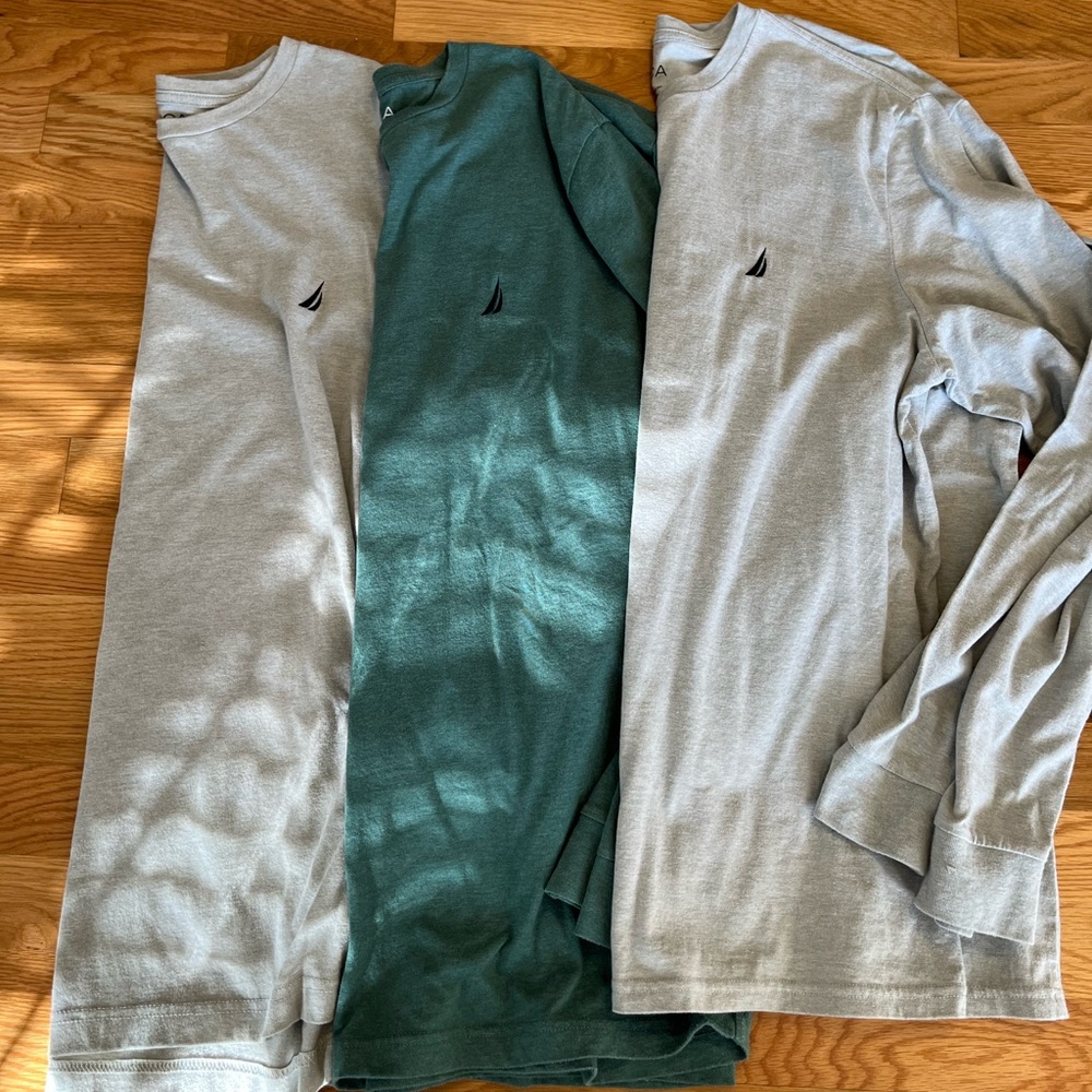EUC Men’s Nautica long sleeve bundle
